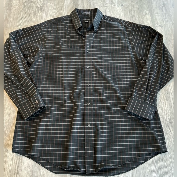 Croft & Barrow Men's Shirt Size Large (16 1/2-17 35-35) Black Plaid Button Front - Picture 1 of 10